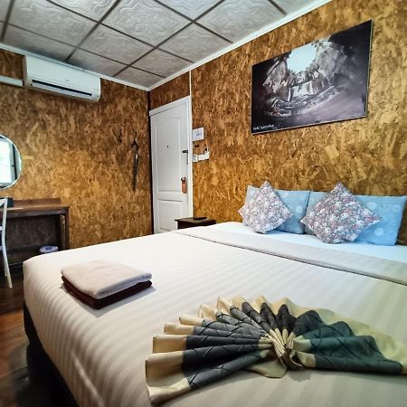Aenguy Hostel Sukhothai Eksteriør billede