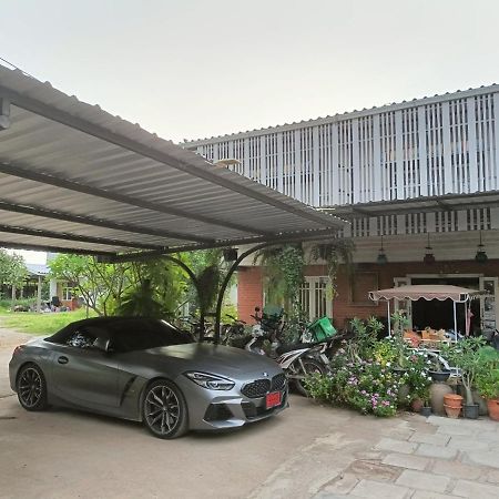 Aenguy Hostel Sukhothai Eksteriør billede