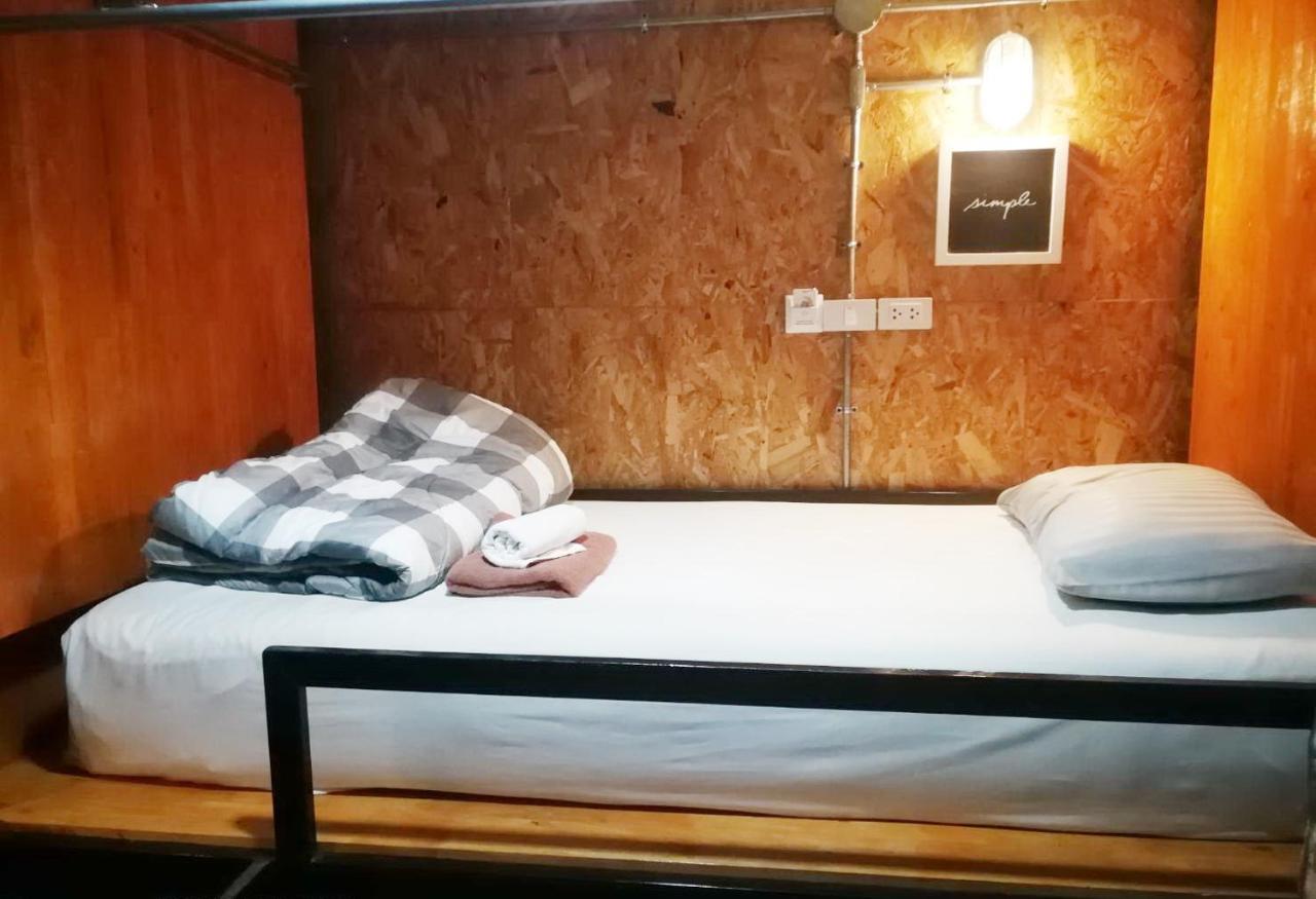 Aenguy Hostel Sukhothai Eksteriør billede