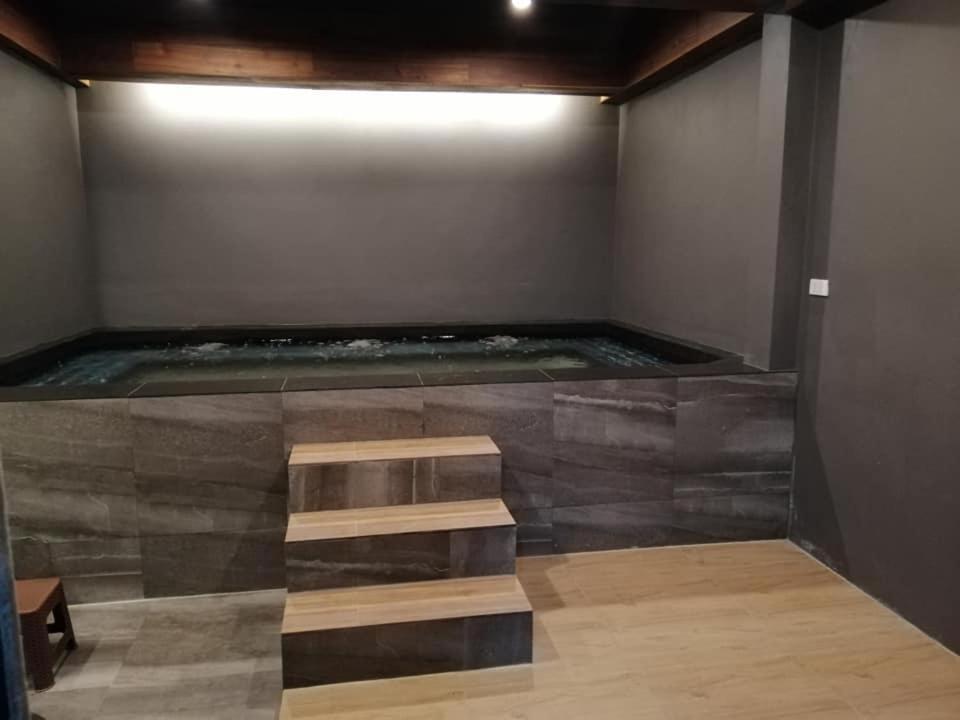Aenguy Hostel Sukhothai Eksteriør billede