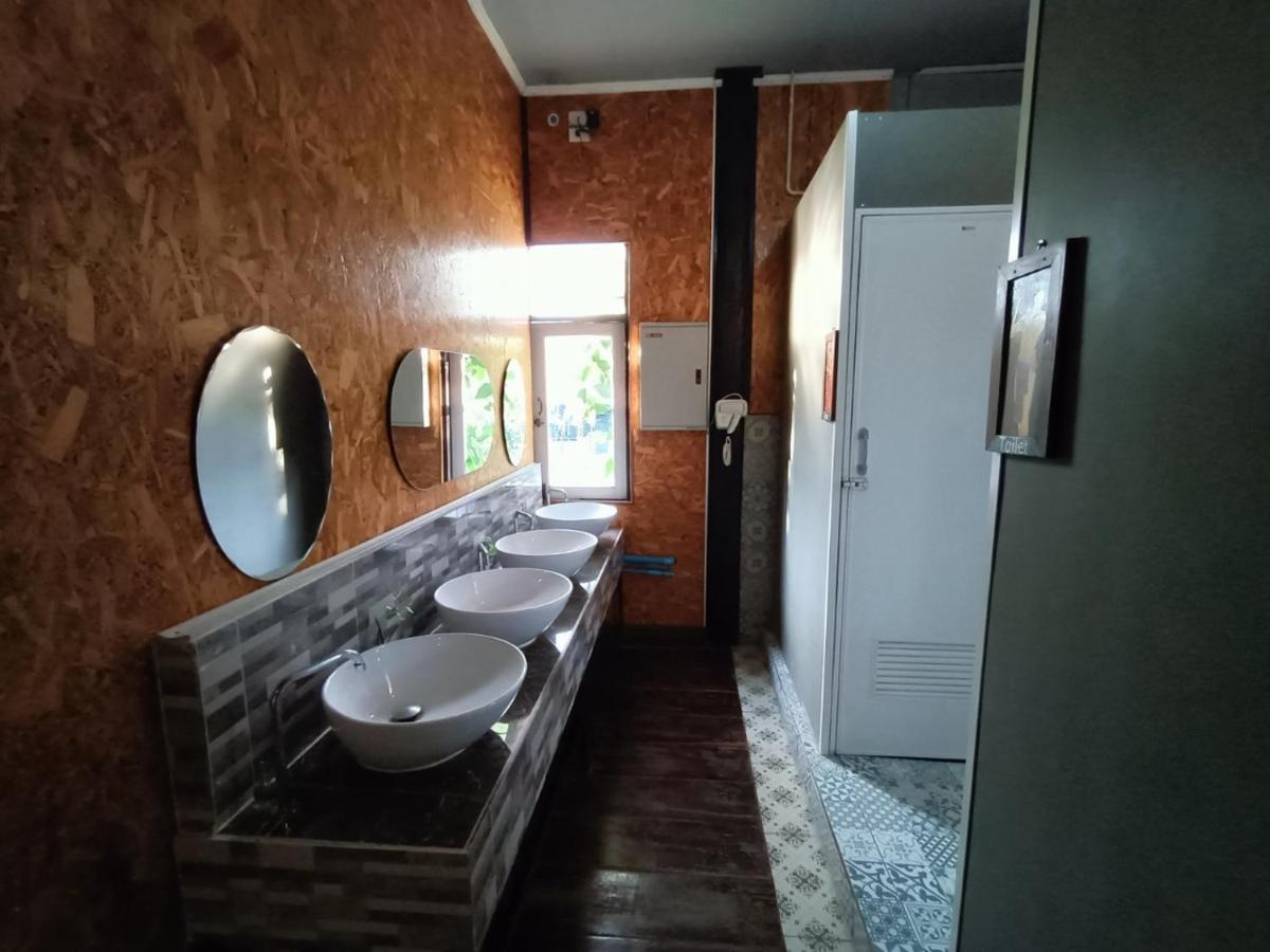Aenguy Hostel Sukhothai Eksteriør billede