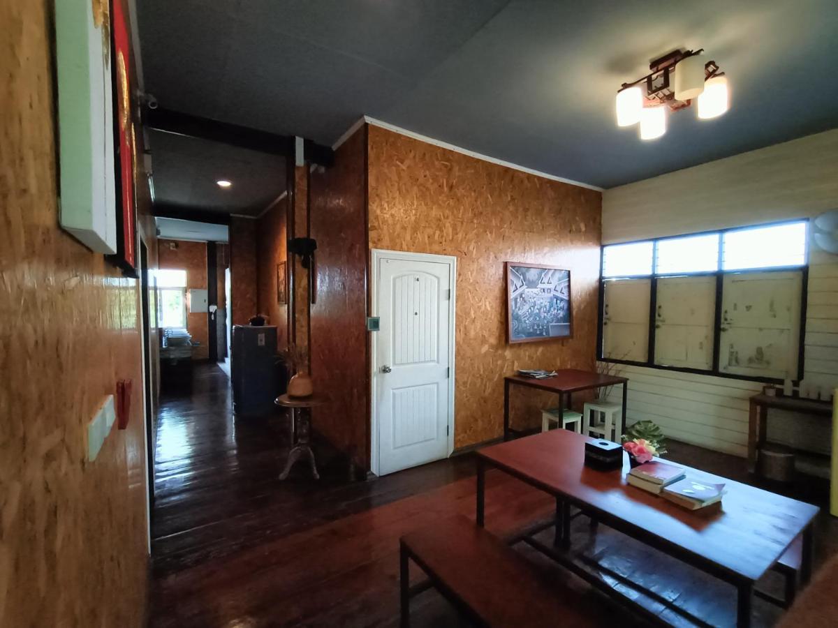 Aenguy Hostel Sukhothai Eksteriør billede